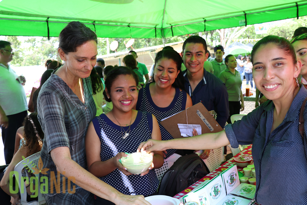 Feria En Universidad Católica Del Trópico Seco (UCATSE)